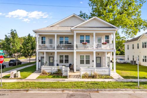 Wilmington Apartment | Country-Chic Retreat
