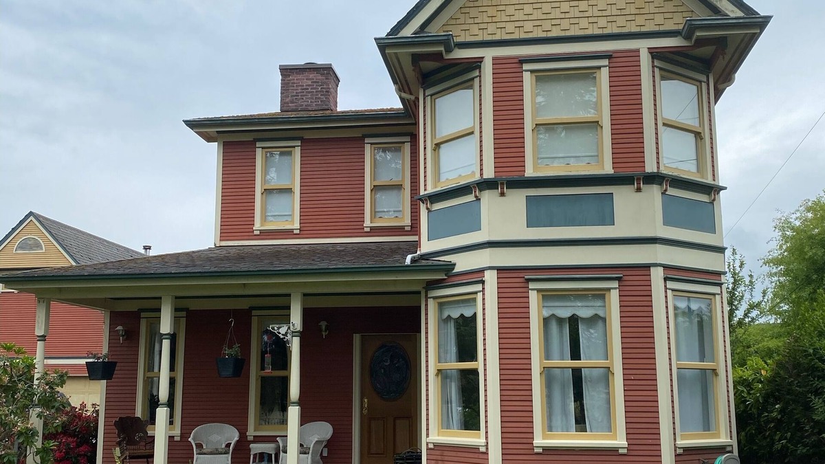 Central Saanich Other | Country Classic
