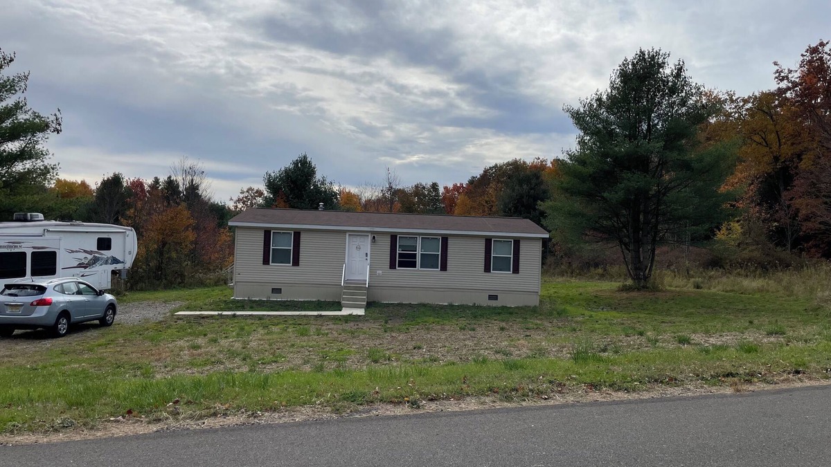 Nichols House | Country classic w/ a modern twist 3 bedroom, 2 bathroom home