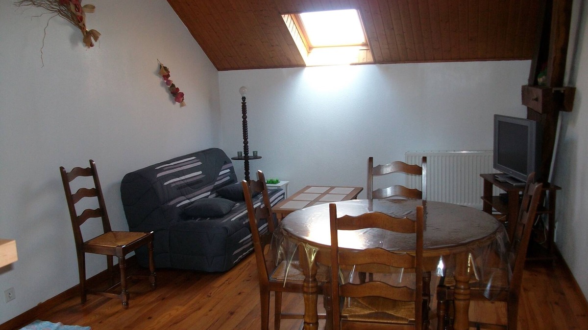 La Salvetat-Peyrales House | Country cottage for 5-6 people, quiet location