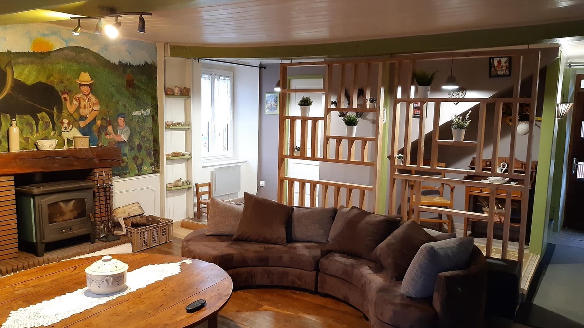 Vollore-Ville House | Country cottage 5 minutes from the lake
