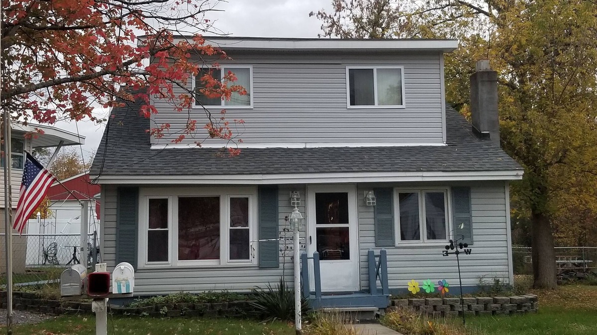 Newtonville House | Country Cottage Charm, Close To Albany And Ski Areas Of New England