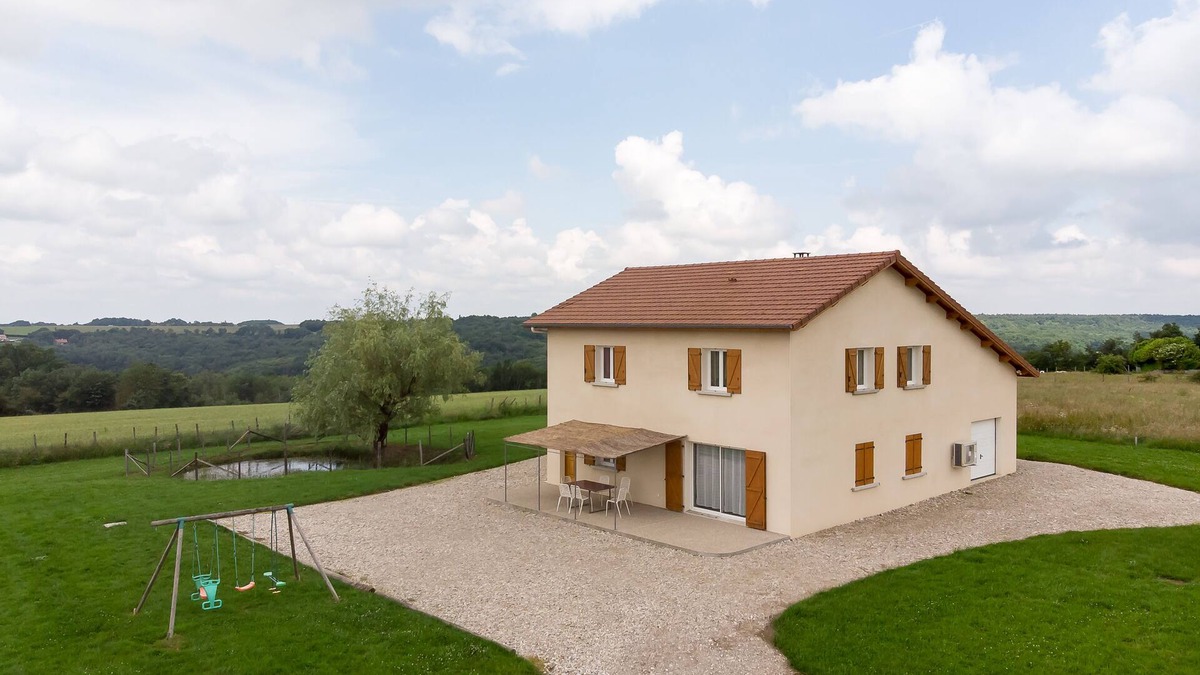 Roybon Cottage | Country Cottage * ideal for large family, family celebration and relaxation