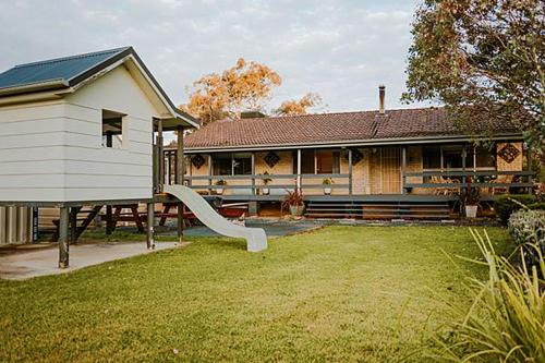 Googong House | Country Cottage in Town