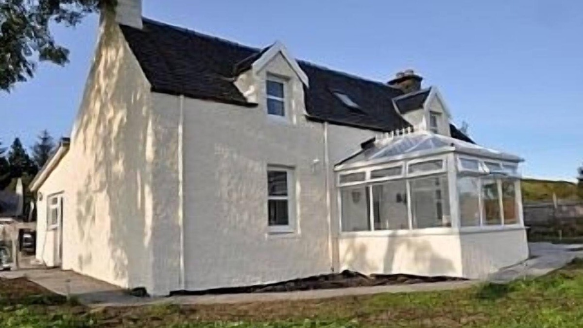 Balnain Cottage | Country Cottage Near Loch Ness, Urquhart Castle And The Village of Drumnadrochit
