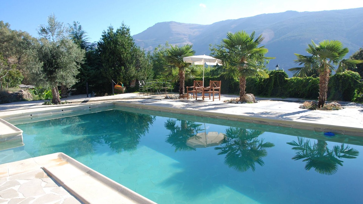 Busquistar Cottage | Country cottage with large swimming pool in Sierra Nevada National park.