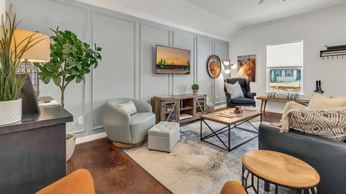 Waco House | Country Cutie at Magnolia - Family & Pet Friendly, QR Code Walk-Thru Tour!