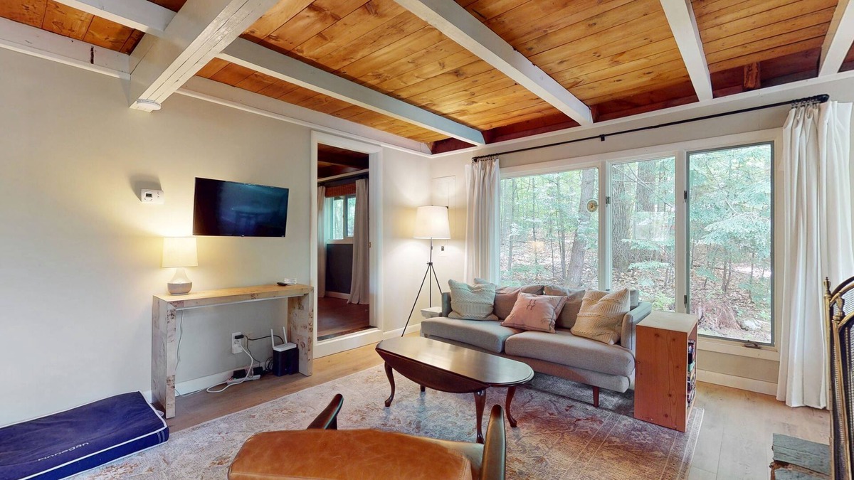 Tuftonboro House | Country dog friendly lake house w/access to beaches, tennis & pickleball