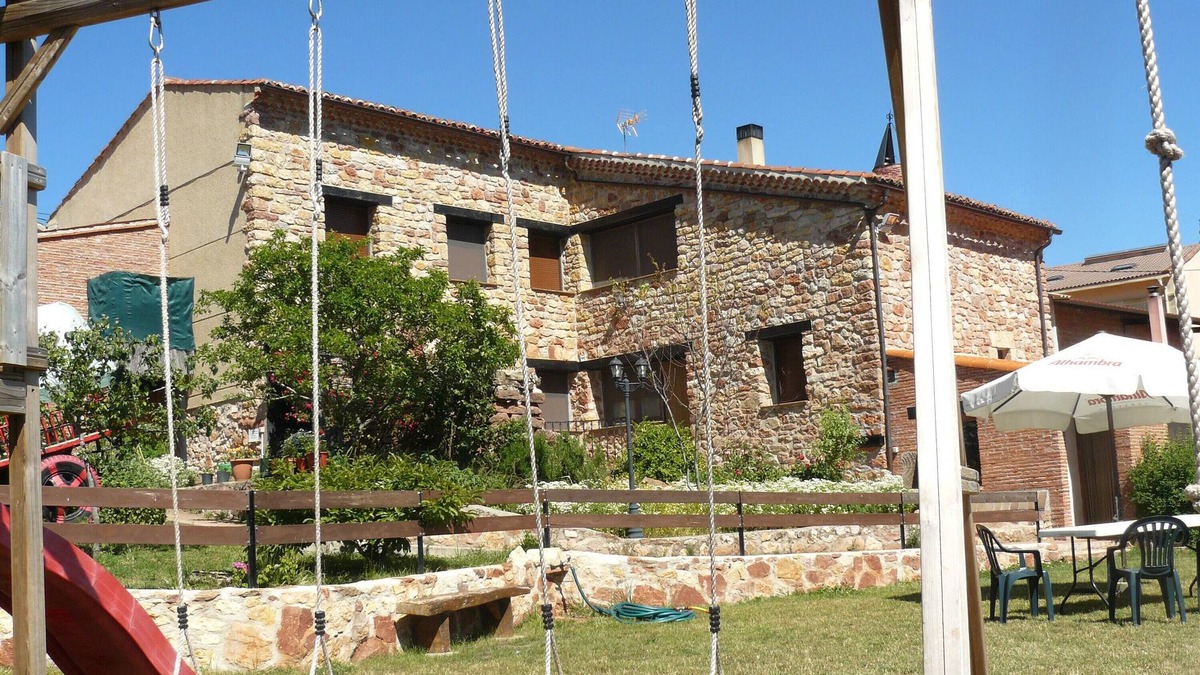 Espeja de San Marcelino House | Country House 'La Chimenea De Soria I Y II' with Mountain Views, Private Pool and Wi-Fi
