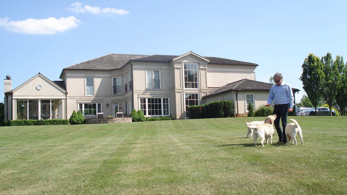 Caledon House | Country Estate north of Brampton Ontario