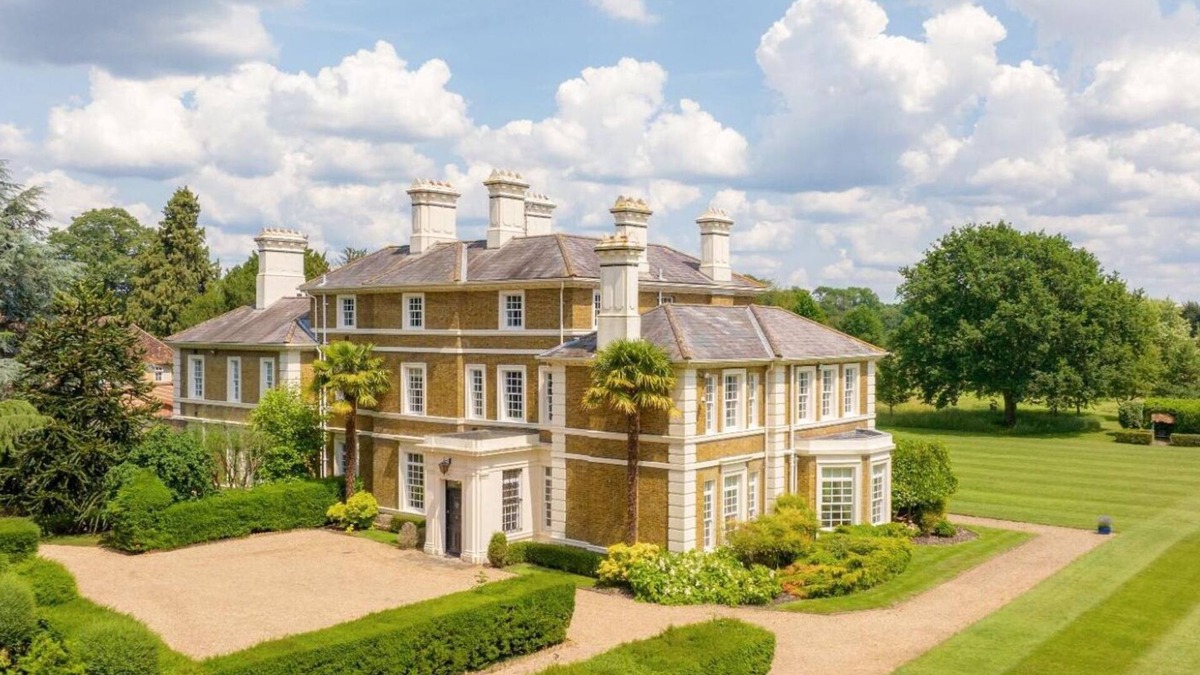 George Green House | Country Estate Property Near Windsor Castle-Former Home of Geri Halliwell
