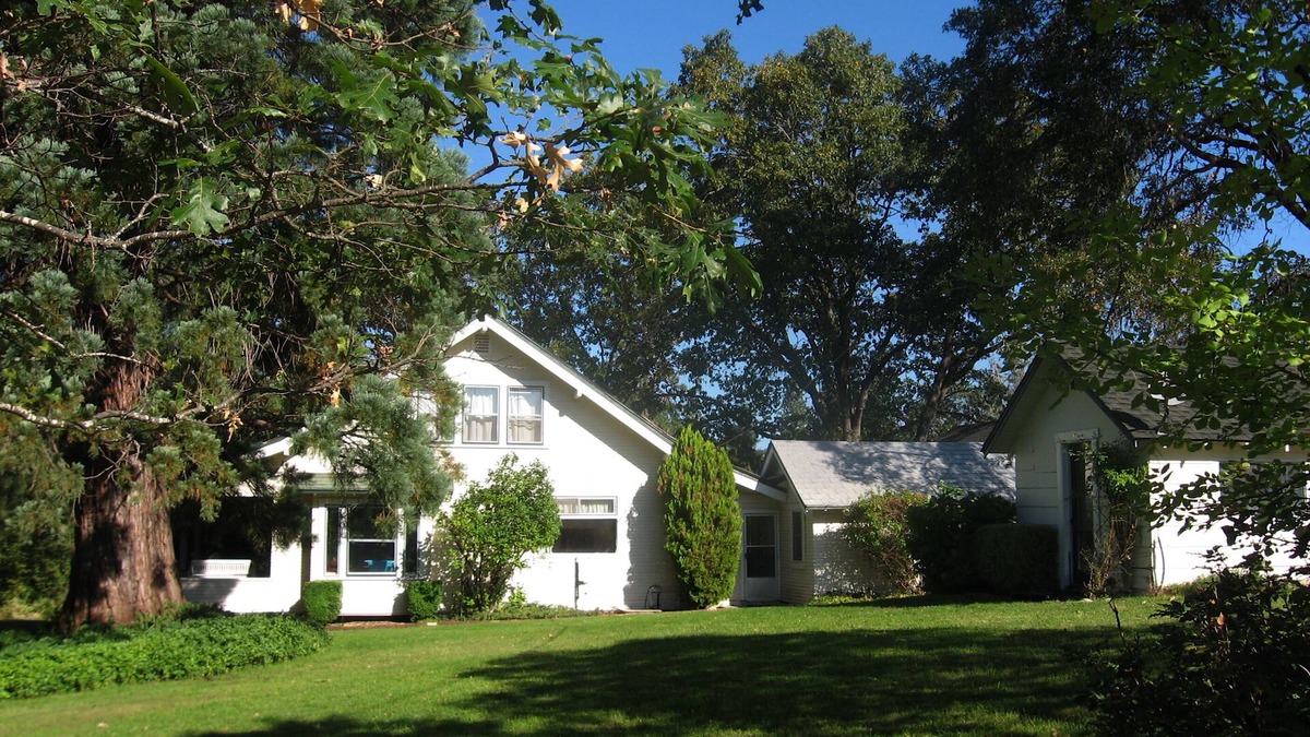 Grants Pass House | Country Estate with View of Rogue River Valley