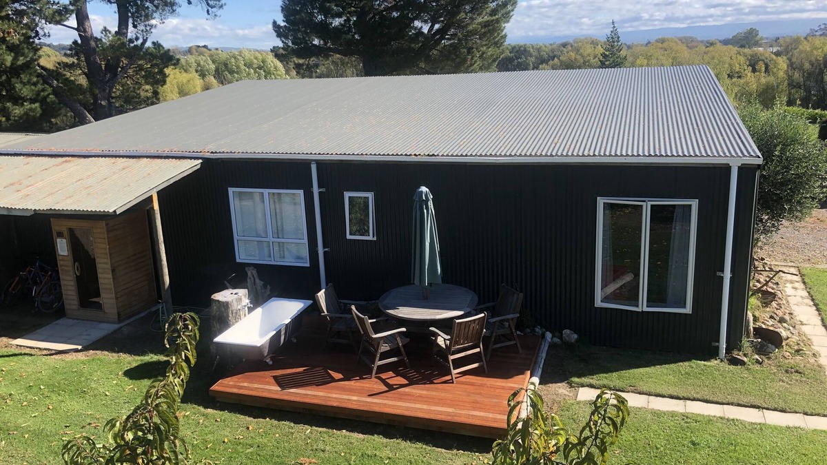 Haumoana Cottage | Country experience not far from town
