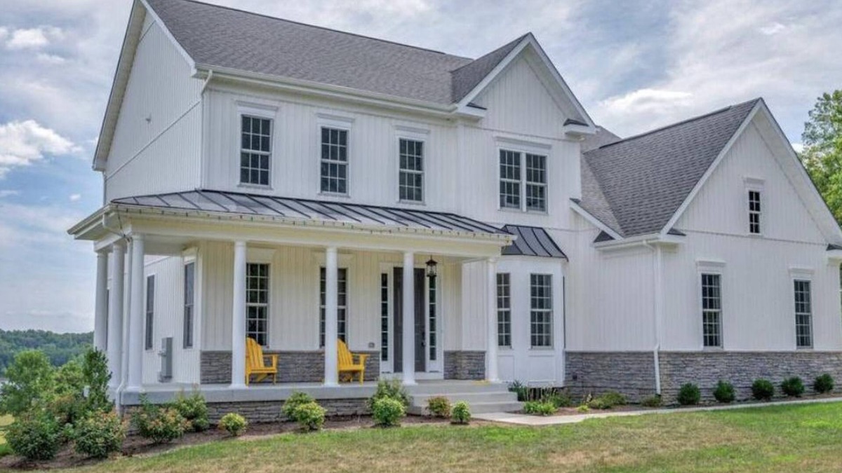 Fredericksburg House | Country Farm House on 5 Acres w/Lake Views: Peace- Off the Beaten Path