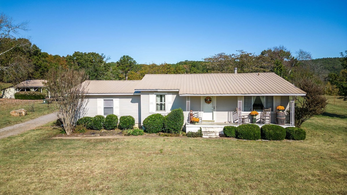 Dover House | Country Farm House in the Ozark Mountains