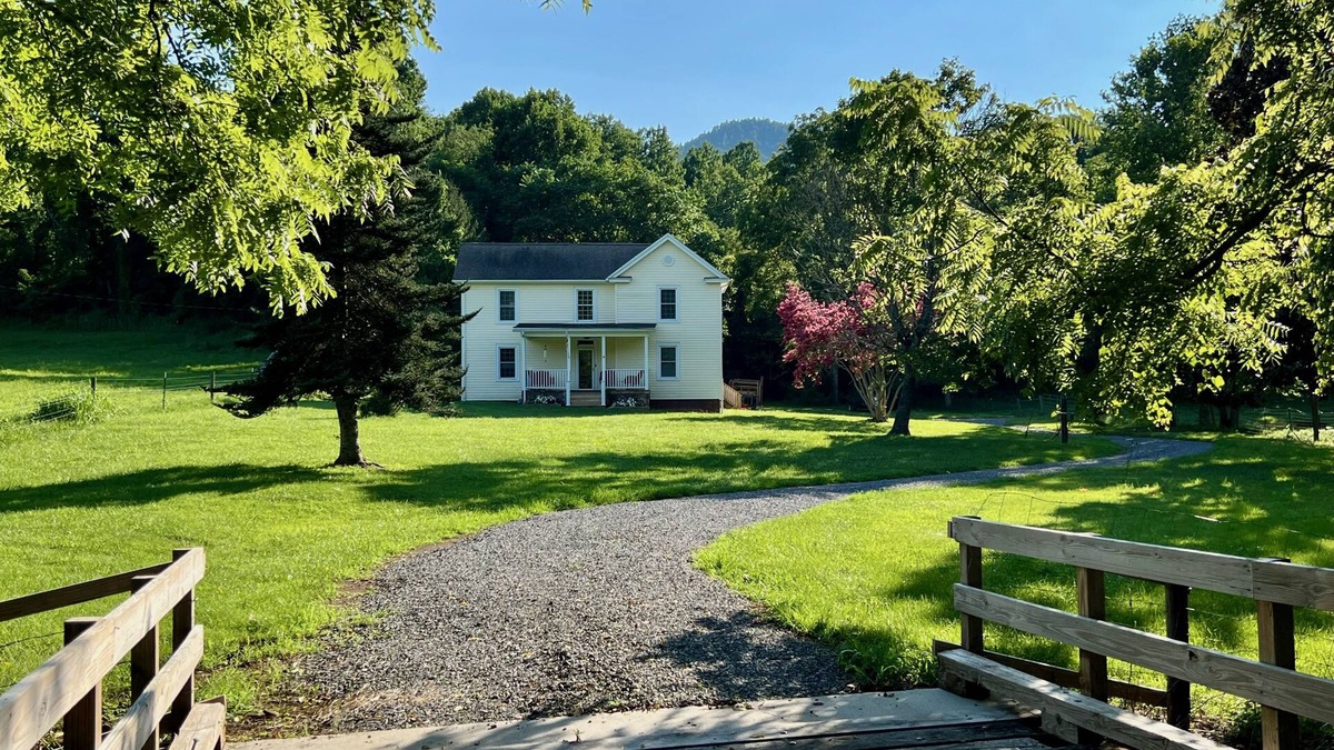 Monroe Other | Country Farmhouse: Fire Pit, Grill, Updated Amenities, Cows, Stars and Solitude