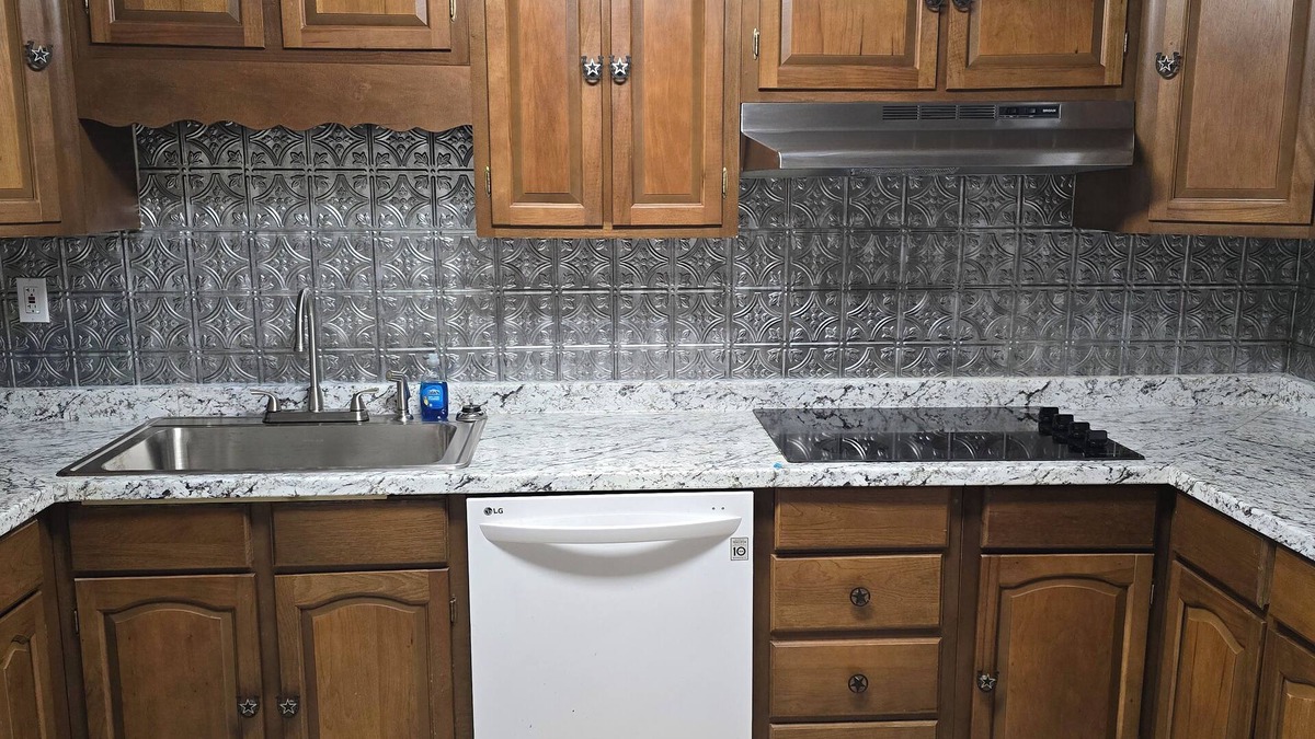 Johnson County Other | Country farmhouse located on a horse ranch and rescue.