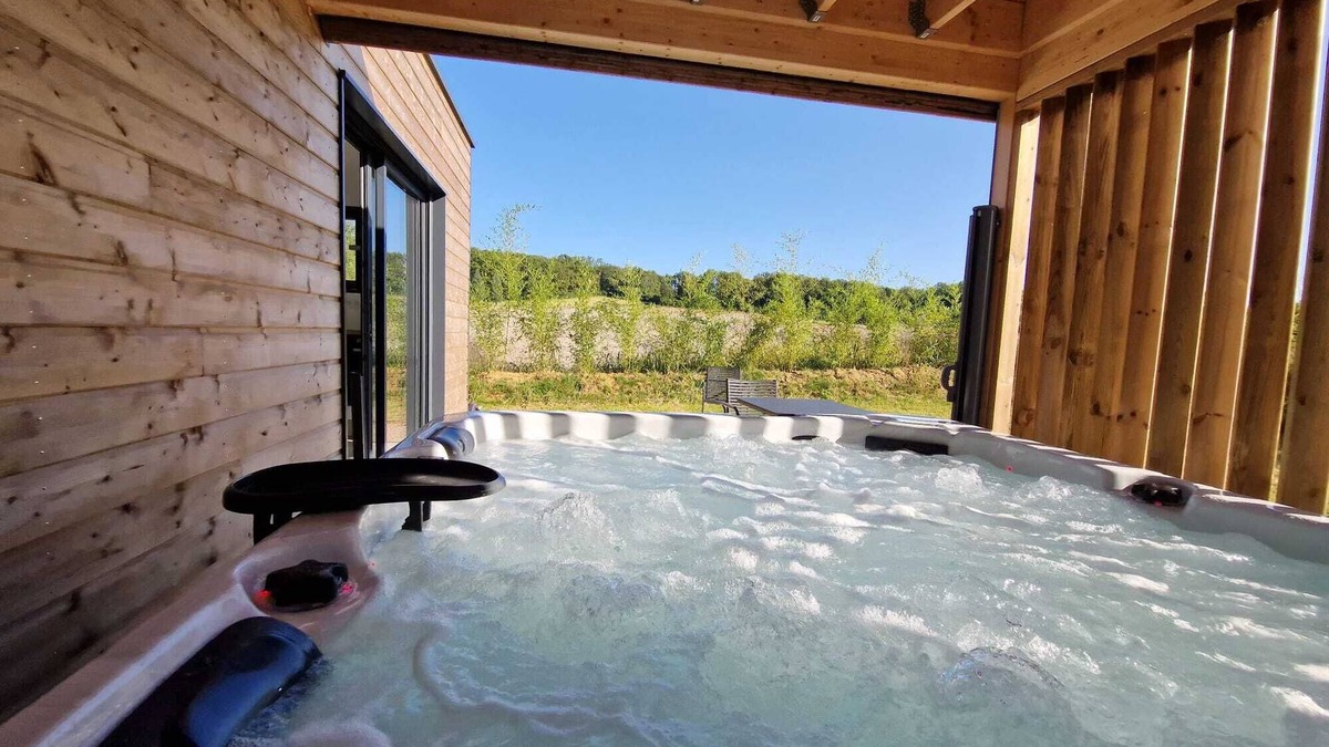 Soing-Cubry-Charentenay Ski Chalet | Country cottage with private Jacuzzi