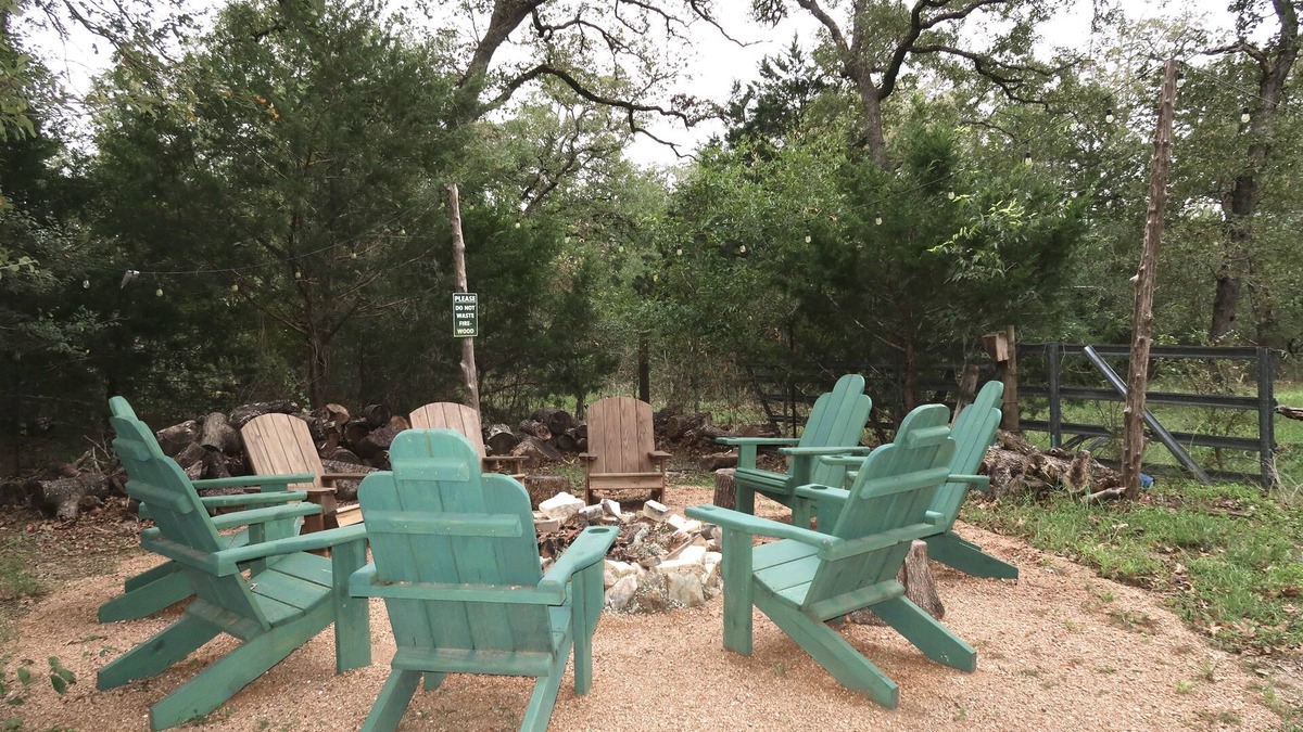 Muldoon Cabin | COUNTRY GET AWAY ONLY 1HR from Austin & 1 1/2HRS from San Antonio & Houston