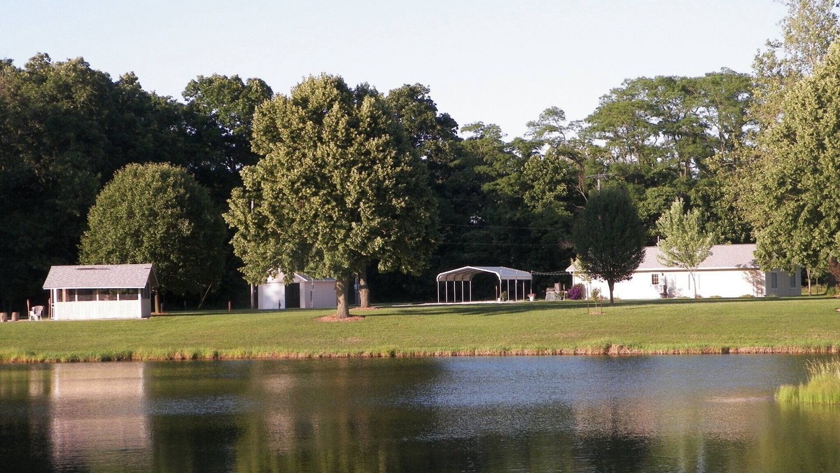 Plainview House | Country getaway at The Campground House.