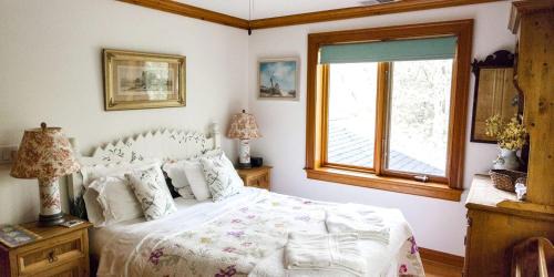 Bedford House | Country Getaway Nestled in Enchanting Westchester County near New York City