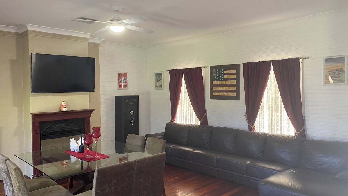 Booral Apartment | Country Getaway unwind watch the cows or enjoy local sights and wineries