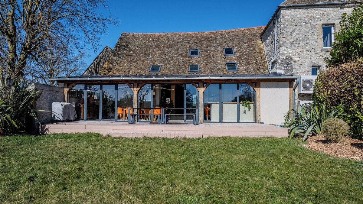 Gressey House | Country gite, ideal for families, 1h from Paris, sleeps 13