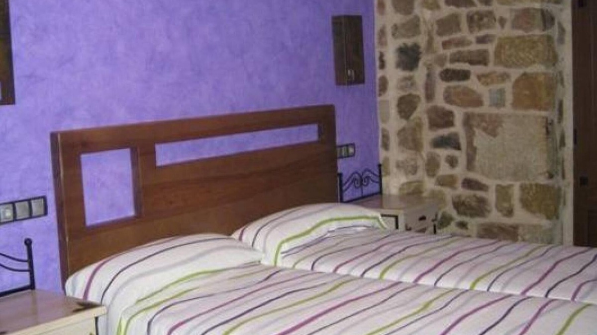 Salas de los Infantes House | Country House 'La Botería' with Private Garden, Balcony and Wi-Fi