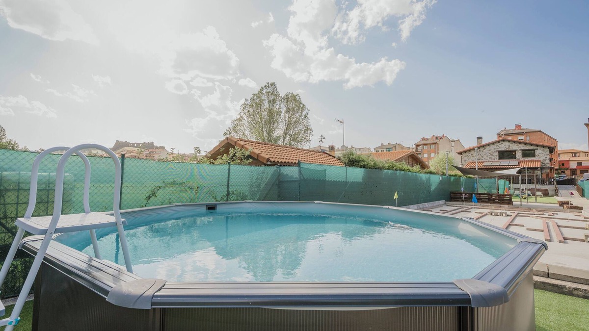 San Leonardo de Yague House | Country House 'La Puerta Del Río Lobos I' with Private Pool, Shared Terrace and Wi-Fi