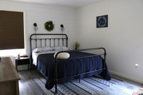 Blissfield House | Country Hills Hideaway