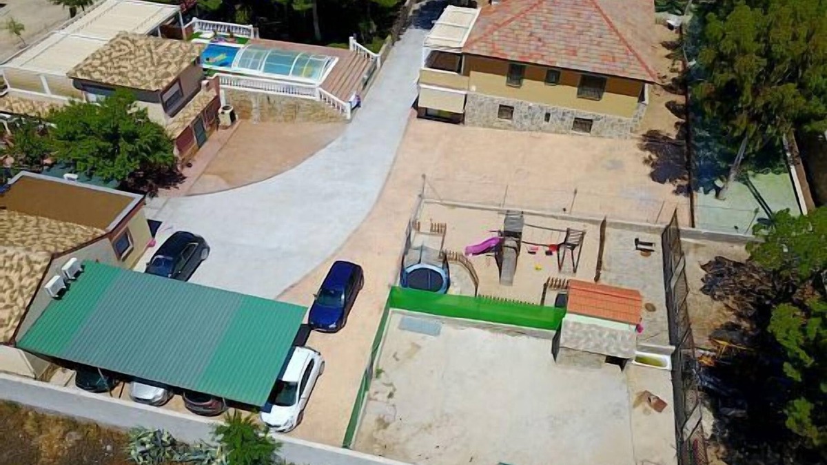 Fuentiduena de Tajo Cottage | Country house (full rental) Finca los Almendros from 17 to 32 people
