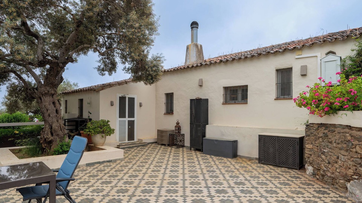 Zufre House | Country House 'La Arborea' with Mountain View, Private Terrace and Wi-Fi