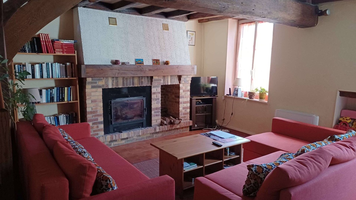 La Louptiere-Thenard House | Country house with garden