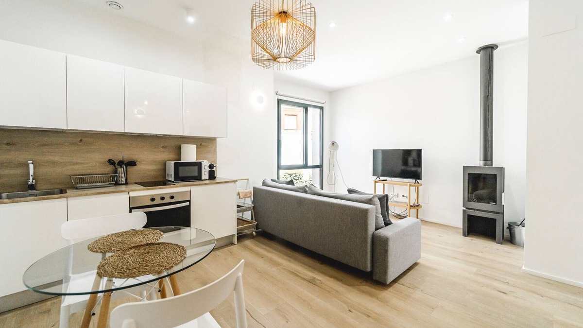 Melida House | Country Home 'Dos Alas Rojas' with Wi-Fi and Air Conditioning