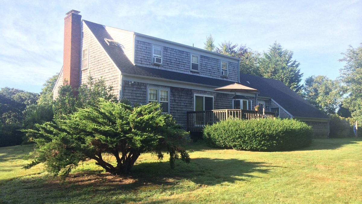 Little Compton House | Country home in lovely Little Compton: stone walls, fields, woods, sky, beach