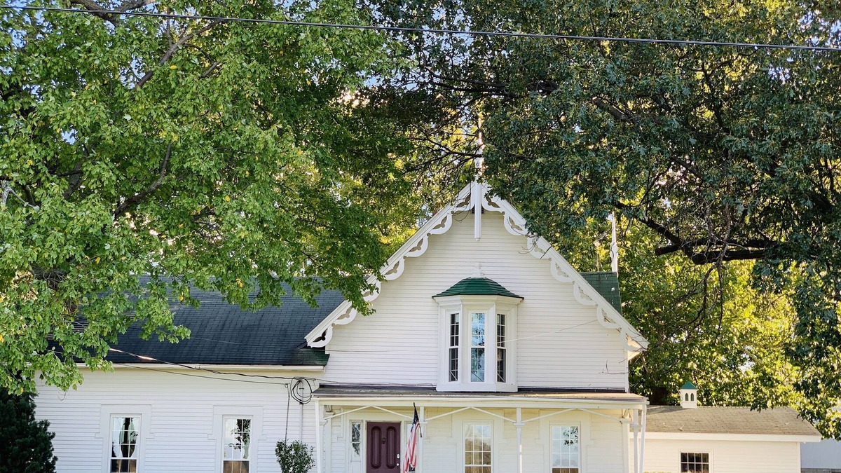 Norwalk House | Country Home Near It All! Cedar Point,Summit Motorsports,Sports Force,Kalahari