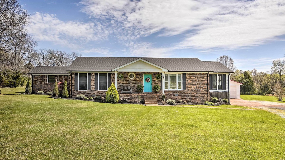 Watertown House | Country Home w/Fire Pit: 40 Mi to Nashville!