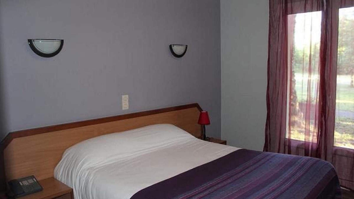 Massais Hotel | COUNTRY HOTEL ROOM NEAR THOUARS 79