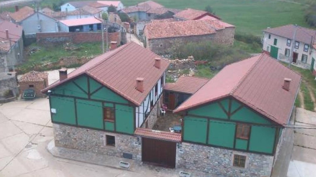 Castrejon de la Pena House | Country House 'Valle Tosande I' with Mountain View and Wi-Fi