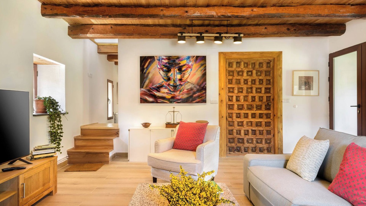 Aragues del Puerto House | Country House 'Fajinadero Sancho' with Mountain Views, Private Garden and Wi-Fi