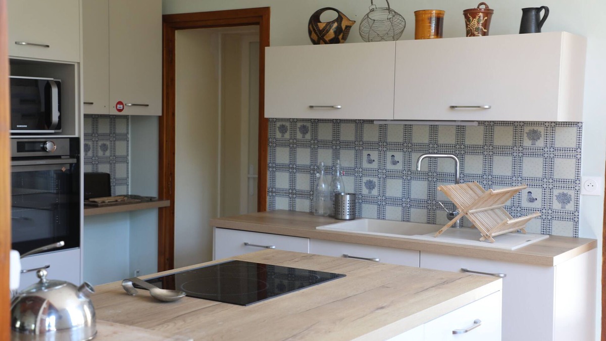Mirabel-et-Blacons House | Country house with private access to the Drôme river