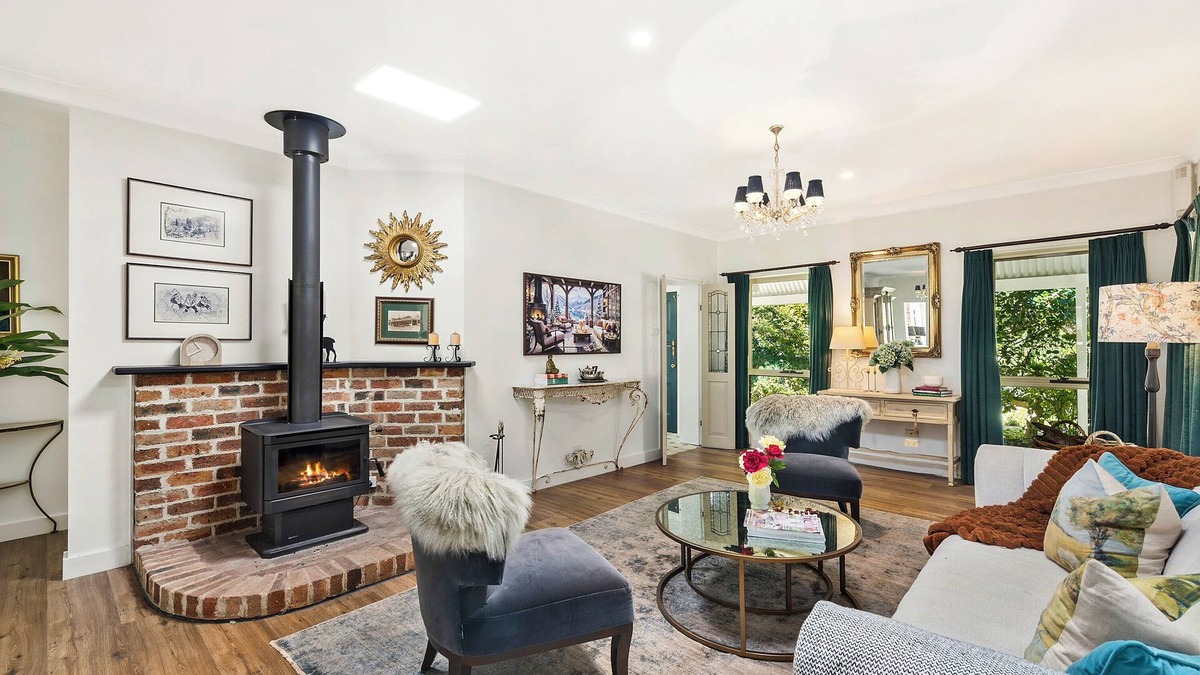 Bundanoon House | Country House 1 Min Walk to Bundanoon Village and The Iconic Pub