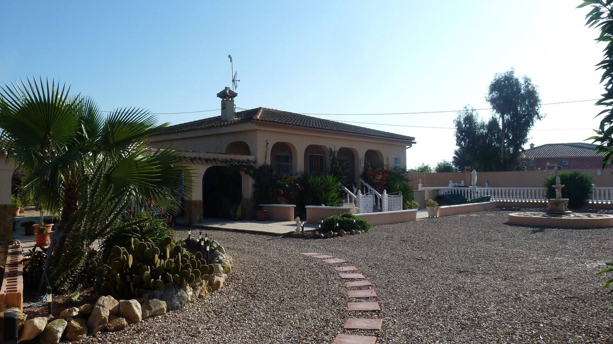 Dolores Villa | Country House 15 minutes drive from the beach with large private swimming pool