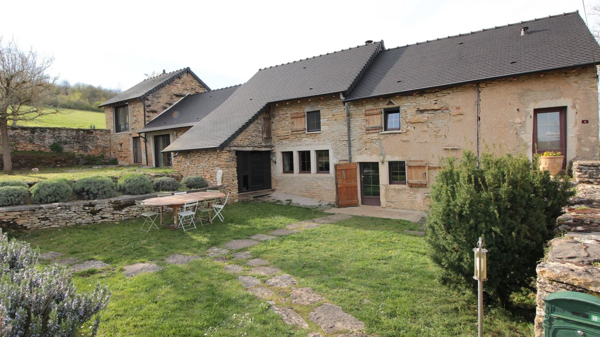Cortevaix House | Country house 8/10 persons with swimming pool in the middle of vineyards