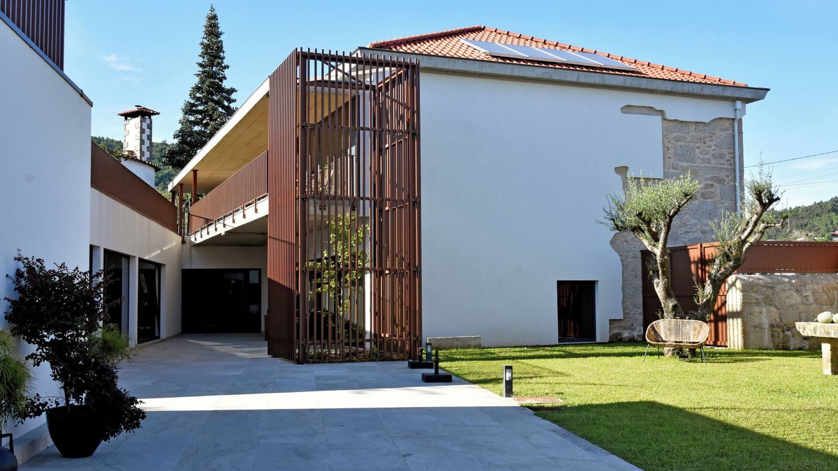 Vitorino dos Piaes Bed & Breakfast | Country house, a cozy and family atmosphere, calm and with a covered heated pool