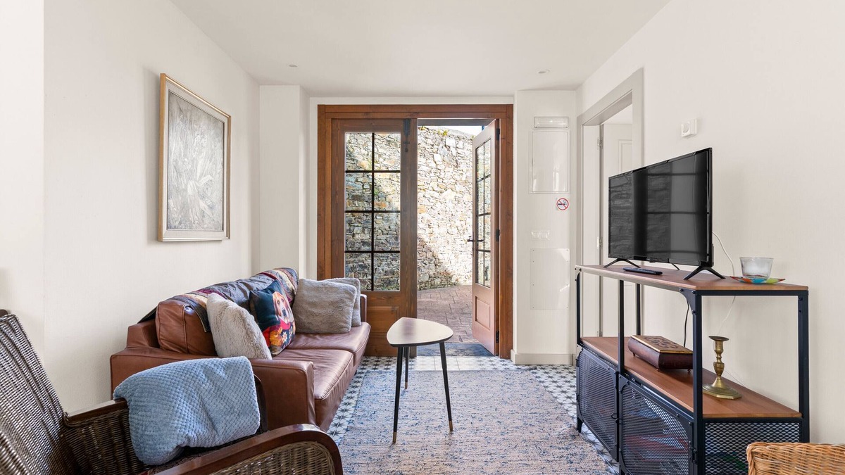 Muros de Nalon House | Country House 'Apartamento Irene' with Shared Terrace, Shared Garden and Wi-Fi