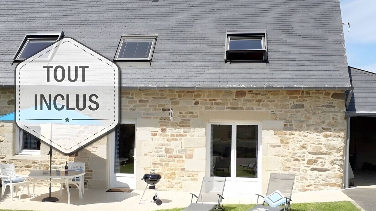 Mahalon House | Country House 'Au Calme' with Private Terrace, Private Garden and Wi-Fi