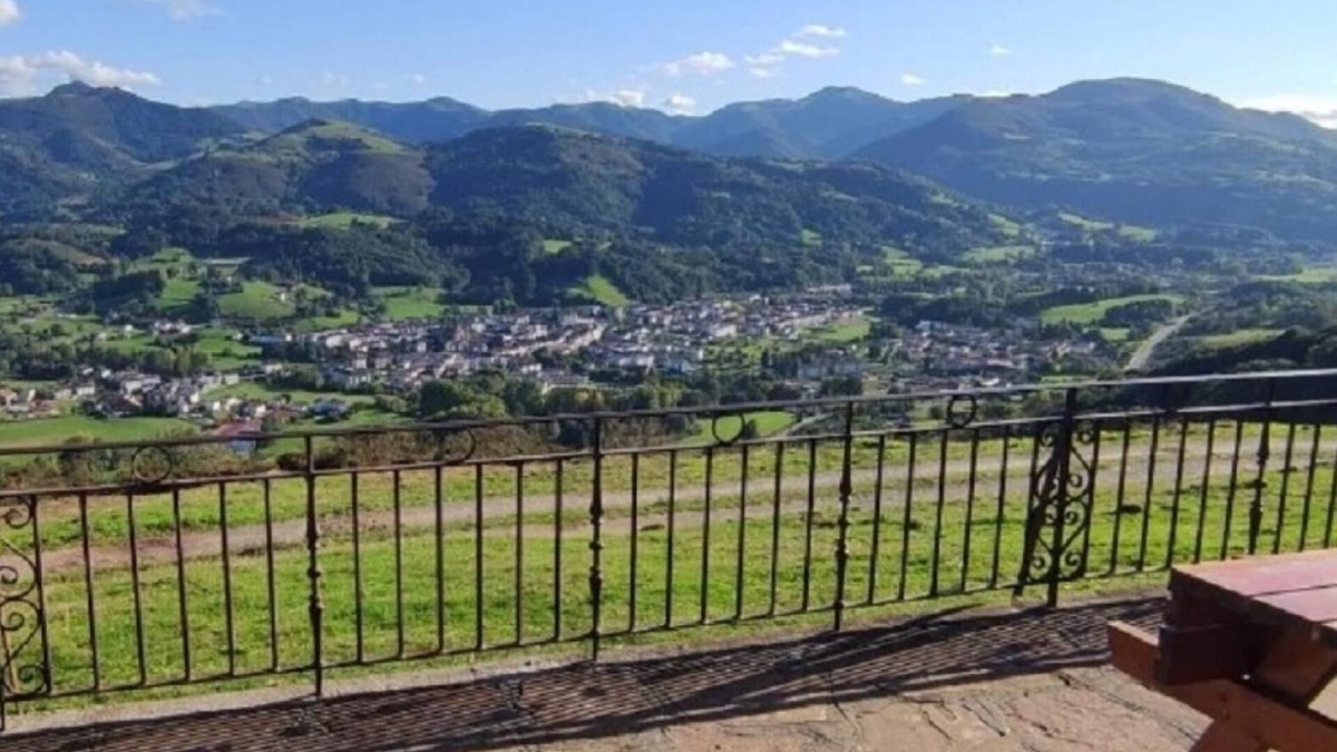 Elbete House | Country House 'Autxikoborda' with Mountain View, Private Garden and Wi-Fi