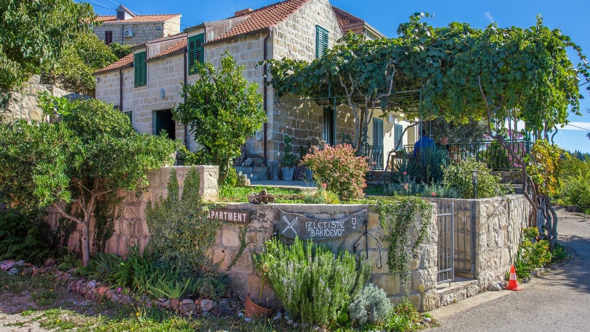 Cilipi House | Country House Bakicevo - Two Bedroom Apartment with Terrace
