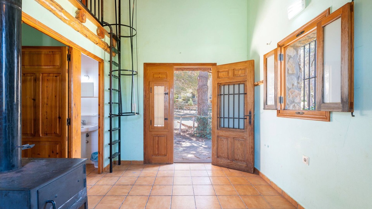 Sinarcas Cabin | Country House 'Cabañas 4' with Mountain View, Shared Pool and Wi-Fi